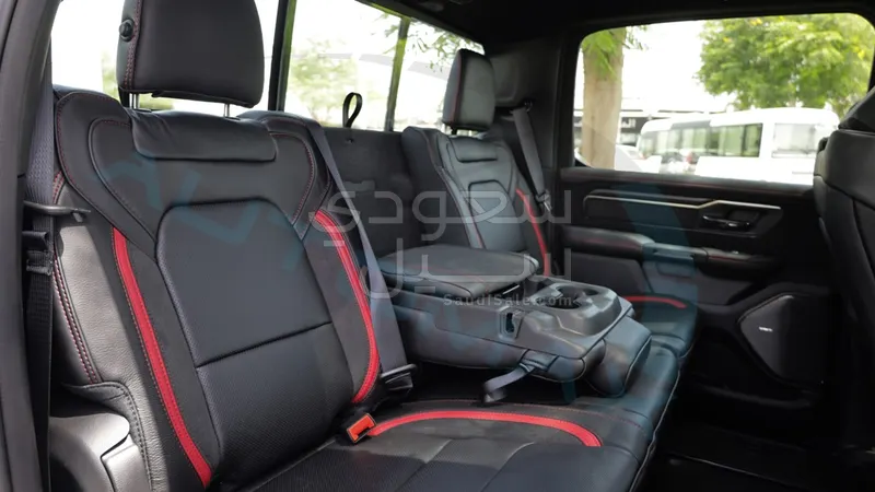 2025 دودج رام تي ار اكس