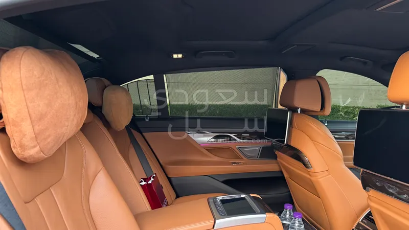 2022 بي ام دبليو الفئة السابعة 730 إل أي