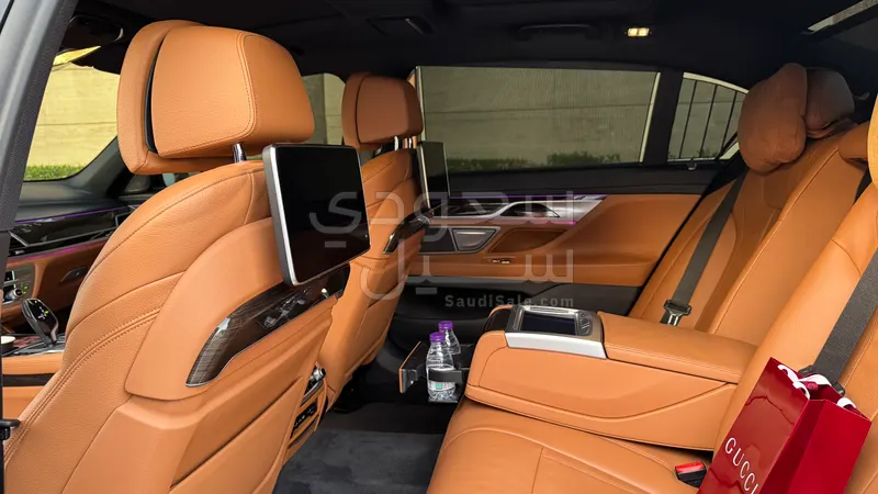 2022 بي ام دبليو الفئة السابعة 730 إل أي