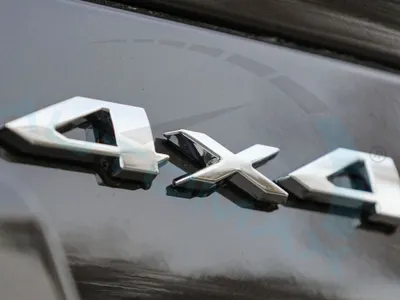 2025 جييب جراند شيروكي ليمتد بلس