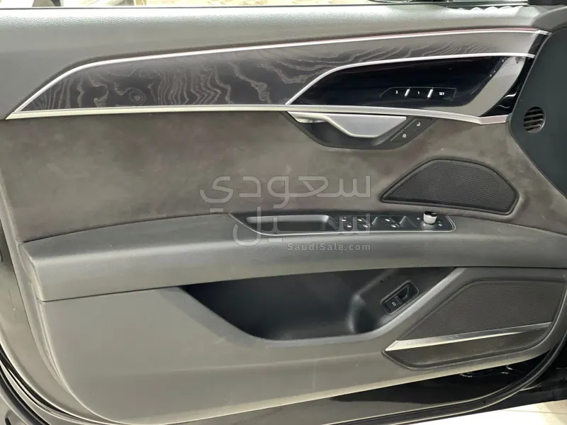 2019 اودي اي 8 ال 55تي اف اس أي