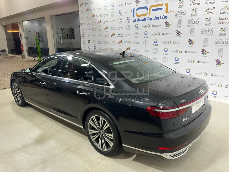 2019 اودي اي 8 ال 55تي اف اس أي