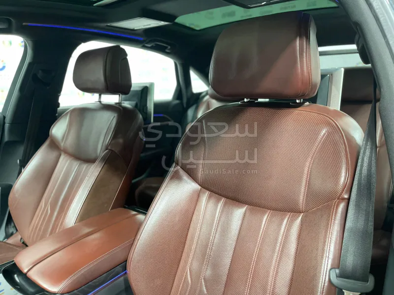 2019 اودي اي 8 ال 55تي اف اس أي