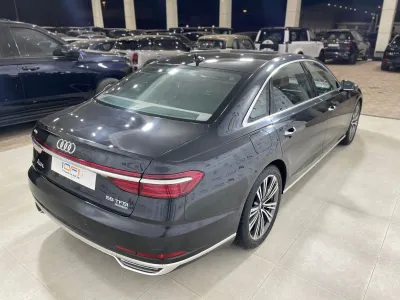 2019 اودي اي 8 ال 55تي اف اس أي