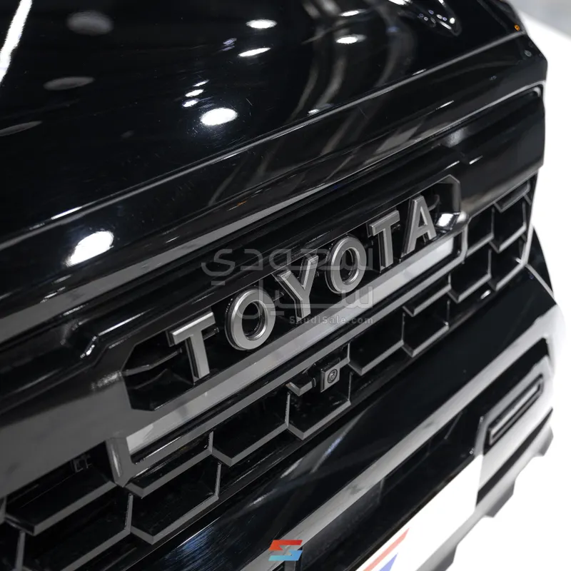 2024 تويوتا تاكوما تي ار دي