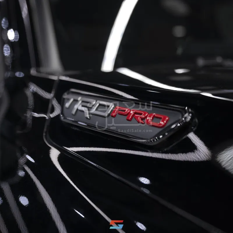 2024 تويوتا تاكوما تي ار دي