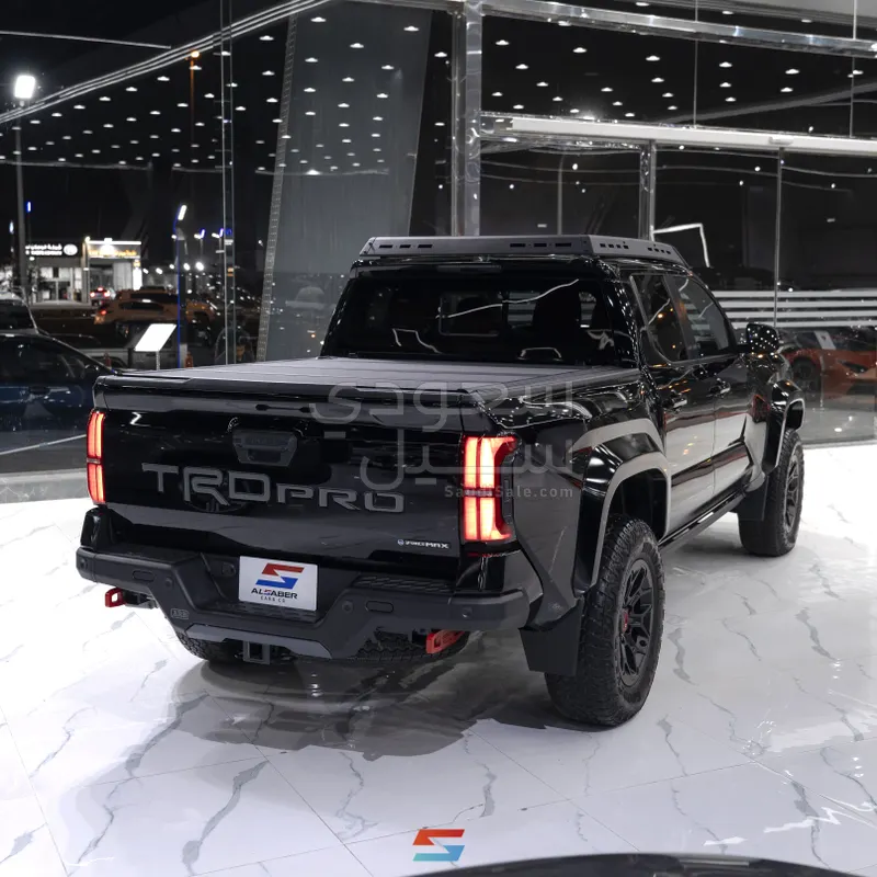 2024 تويوتا تاكوما تي ار دي