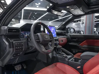 2024 تويوتا تاكوما تي ار دي