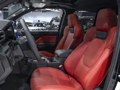 2024 تويوتا تاكوما تي ار دي