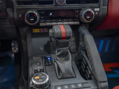 2024 تويوتا تاكوما تي ار دي