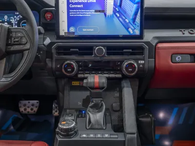 2024 تويوتا تاكوما تي ار دي