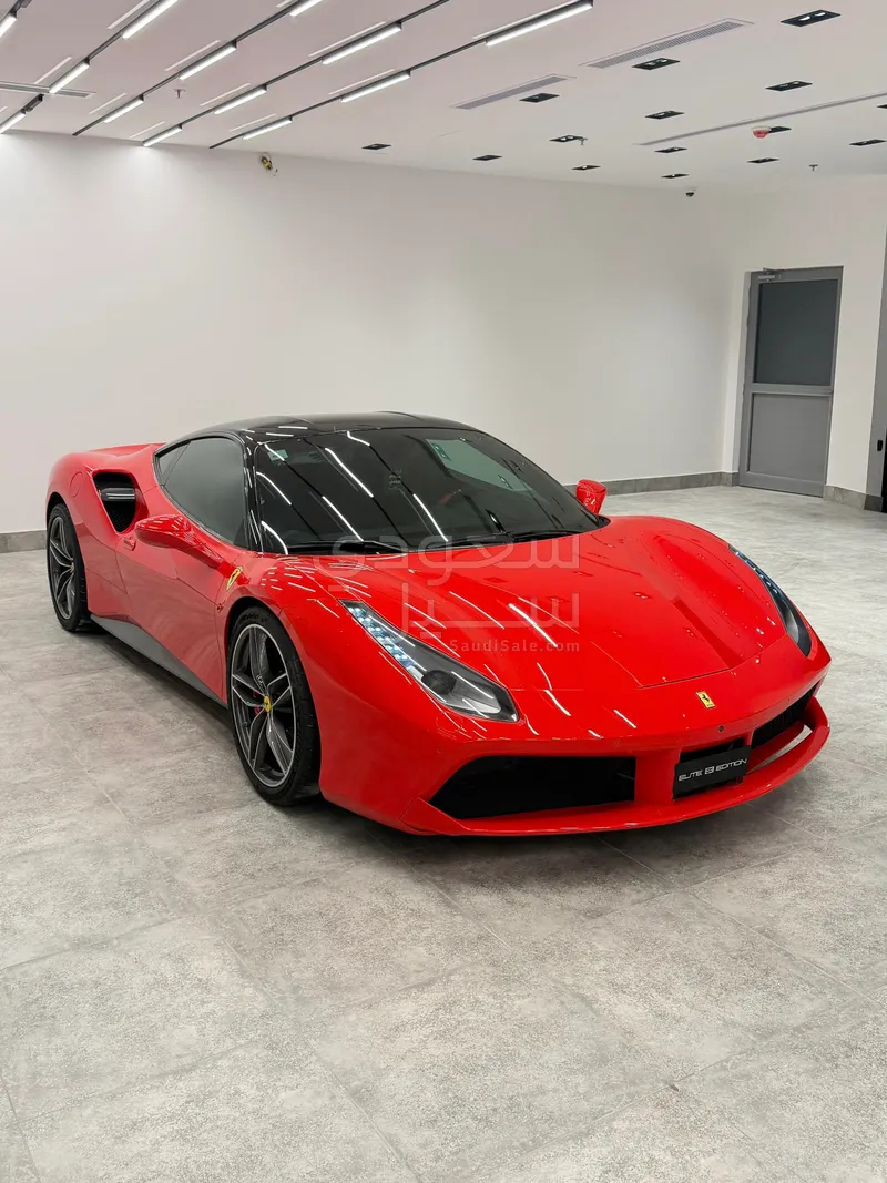 2016 فيراري 488 جي تي بي