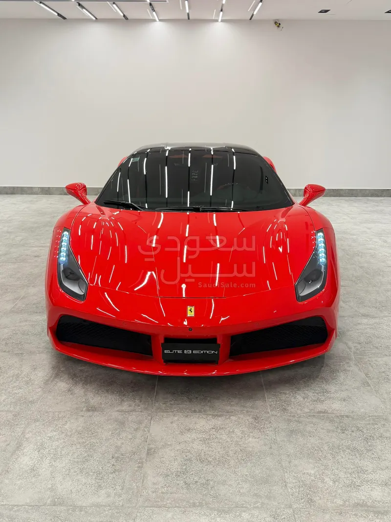 2016 فيراري 488 جي تي بي