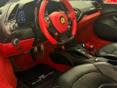 2016 فيراري 488 جي تي بي