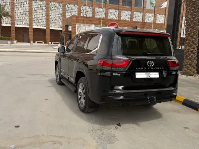 2025 تويوتا لاند كروزر في اكس ار