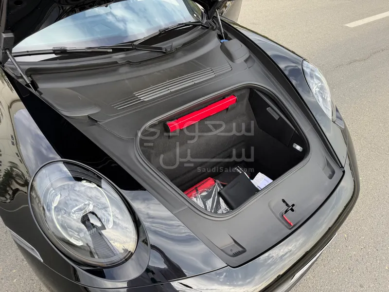 2025 بورش 911 كاريرا