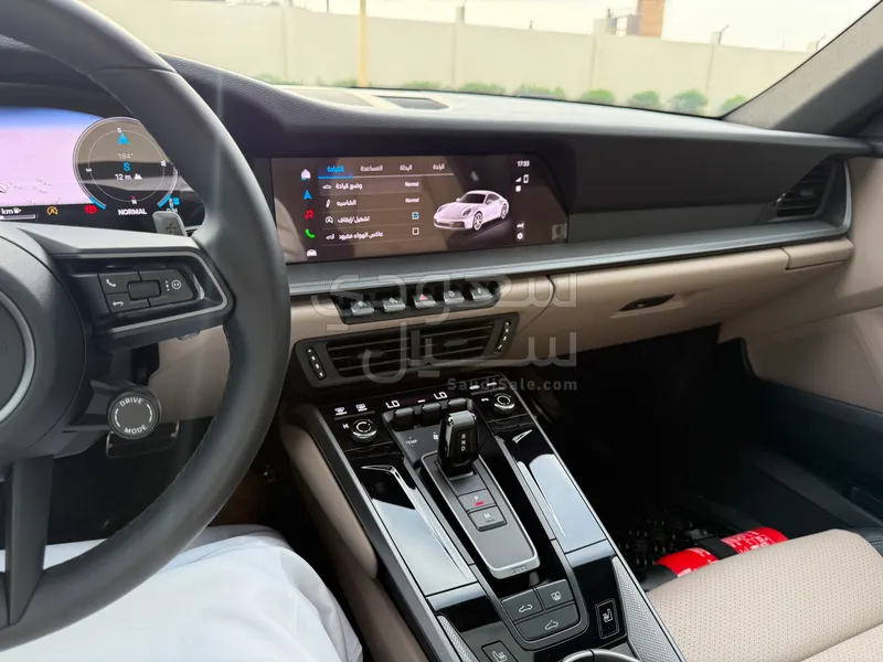 2025 بورش 911 كاريرا