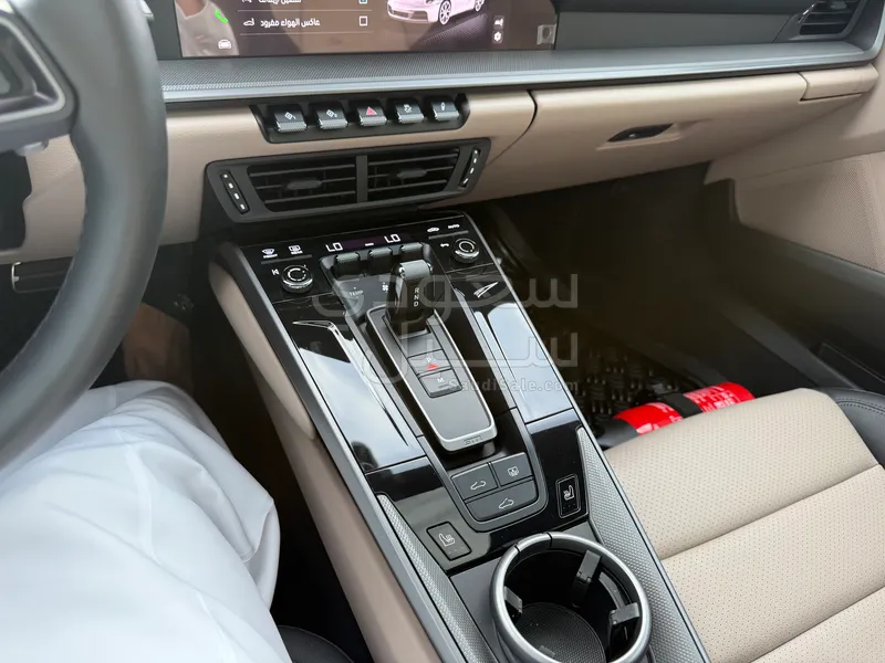 2025 بورش 911 كاريرا