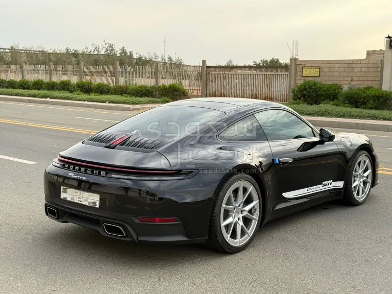 2025 بورش 911 كاريرا