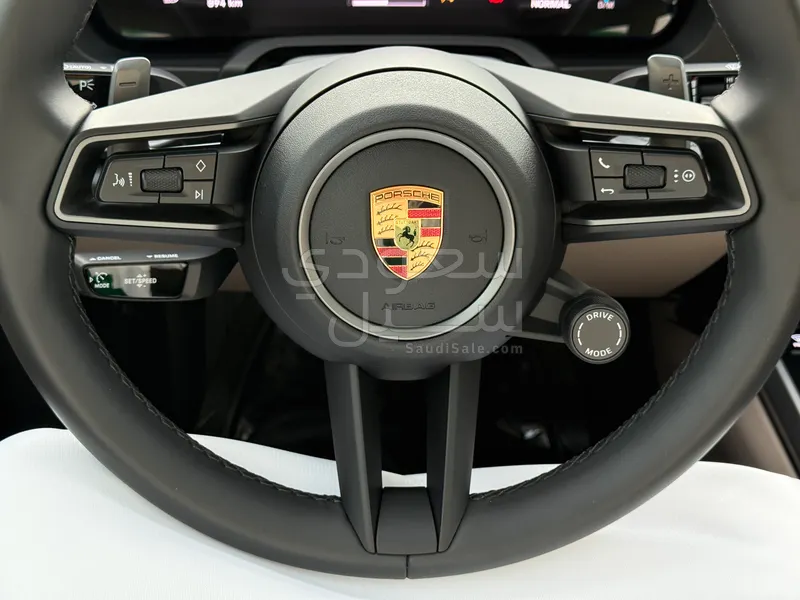 2025 بورش 911 كاريرا