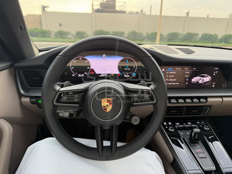 2025 بورش 911 كاريرا