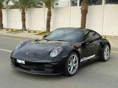 2025 بورش 911 كاريرا