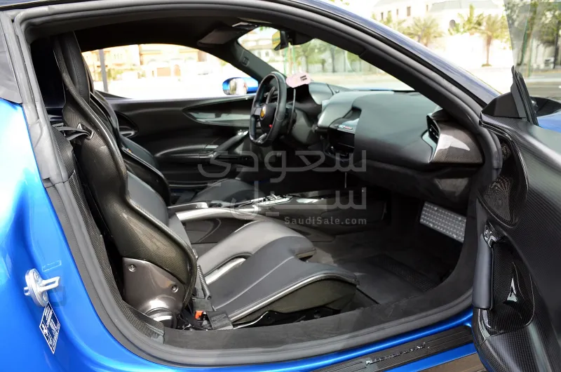 2020 فيراري اس اف 90 سترادالي