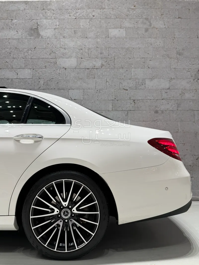 2020 مرسيدس - بنز إي 300