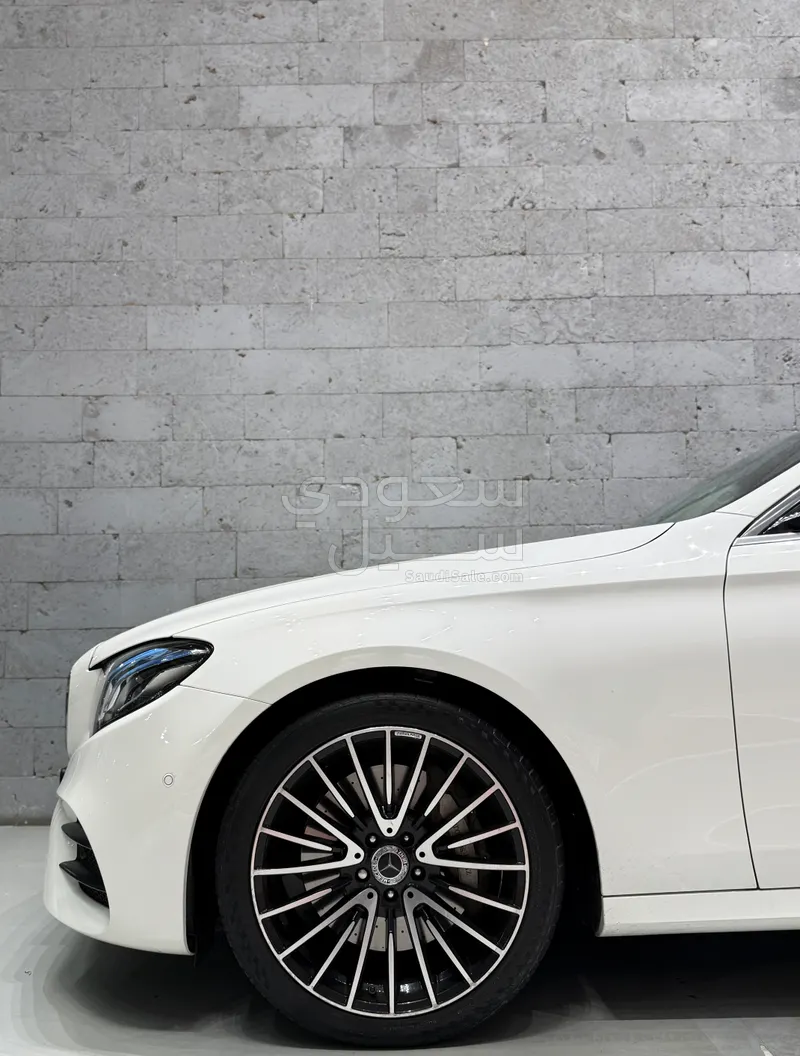 2020 مرسيدس - بنز إي 300