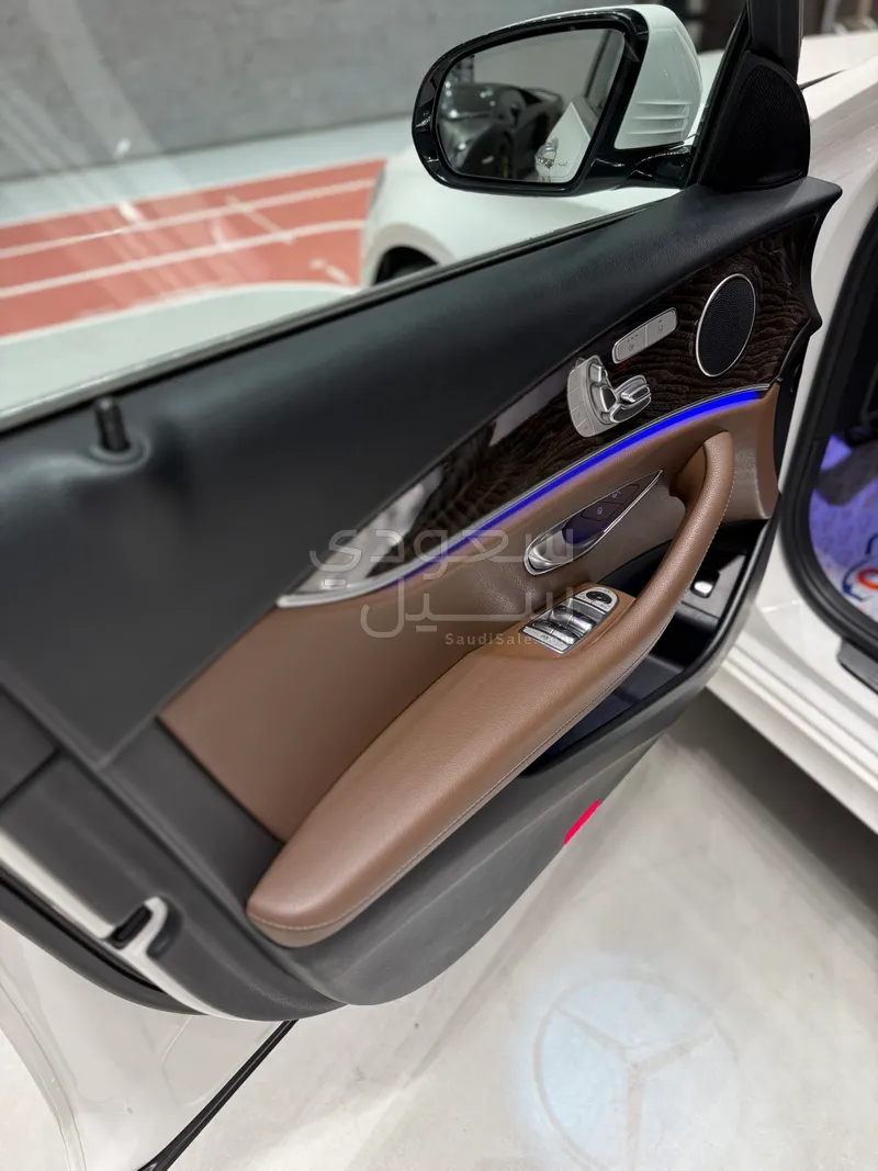 2020 مرسيدس - بنز إي 300