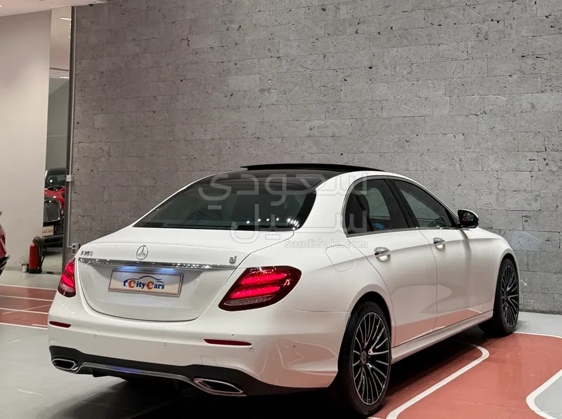 2020 مرسيدس - بنز إي 300