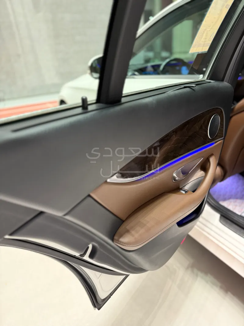 2020 مرسيدس - بنز إي 300