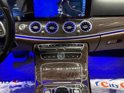 2020 مرسيدس - بنز إي 300