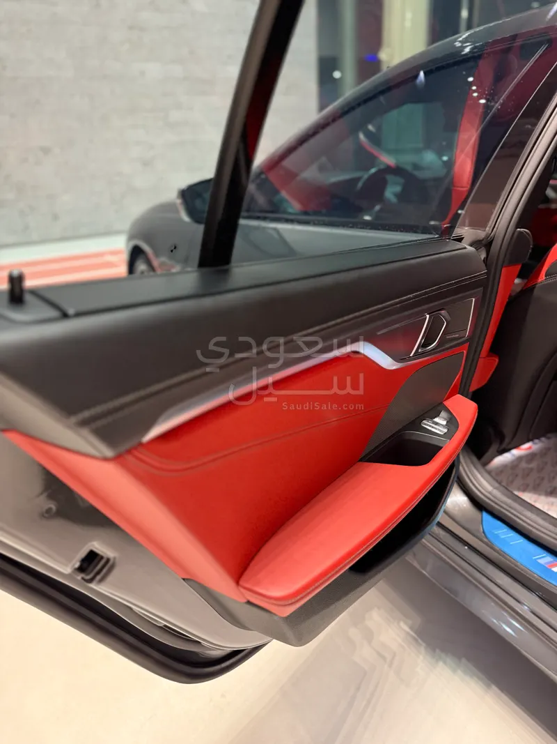 2021 بي ام دبليو الفئة الثامنة إم 850 أي