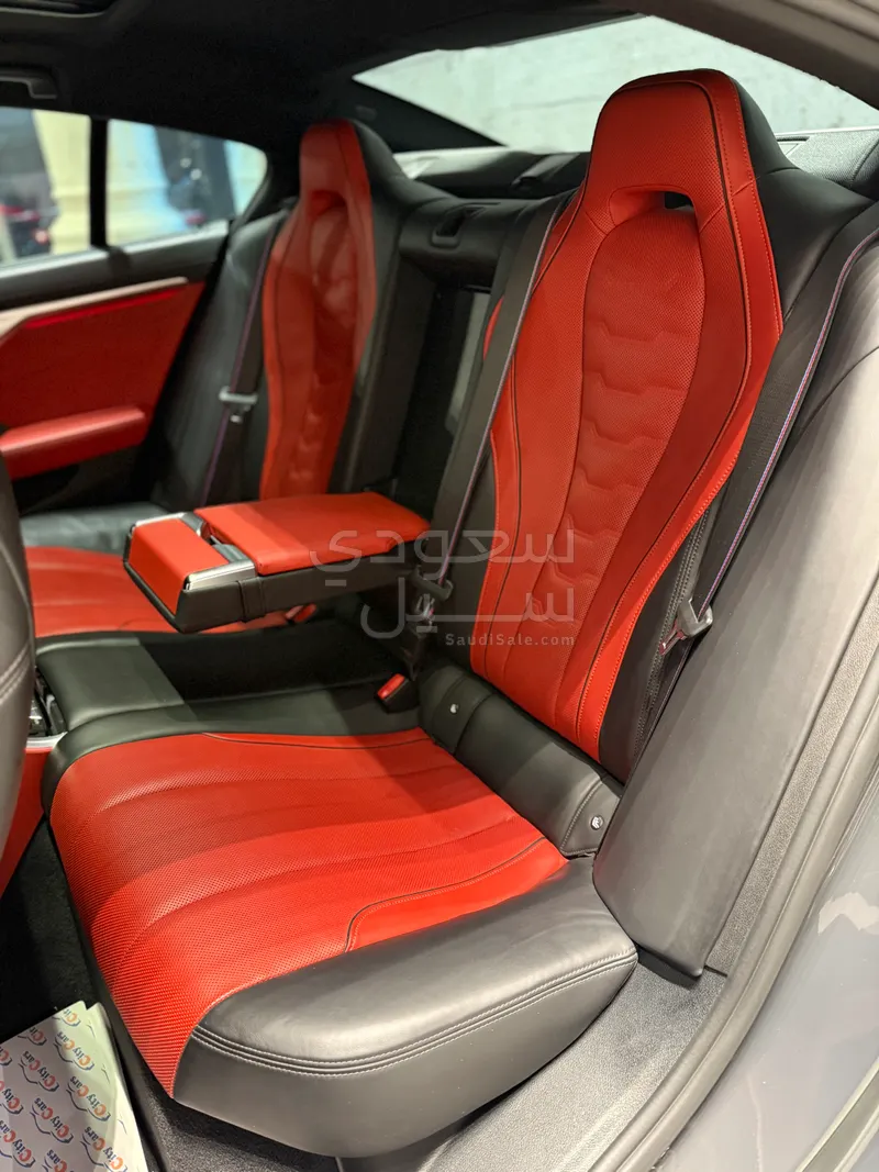 2021 بي ام دبليو الفئة الثامنة إم 850 أي