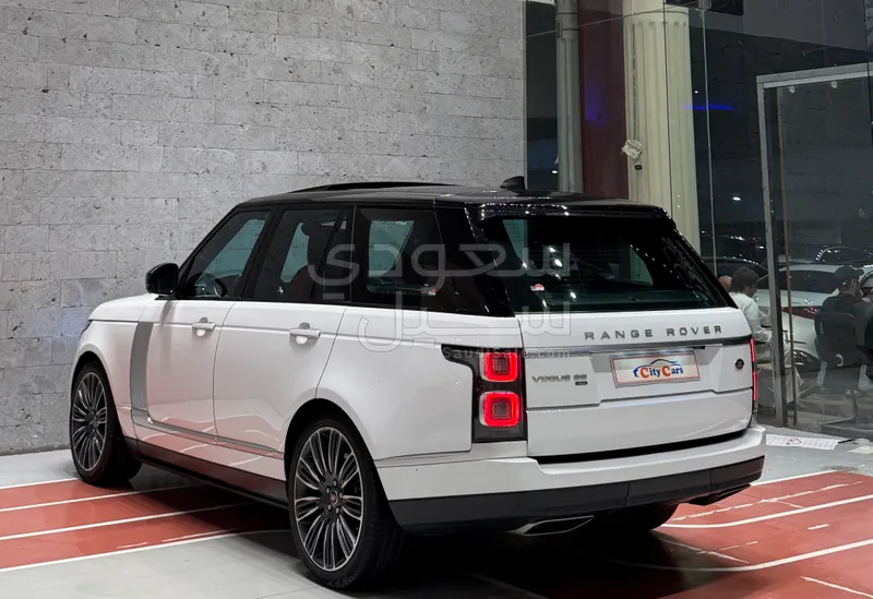 2020 لاند روفر رينج روفر فوج اس اي