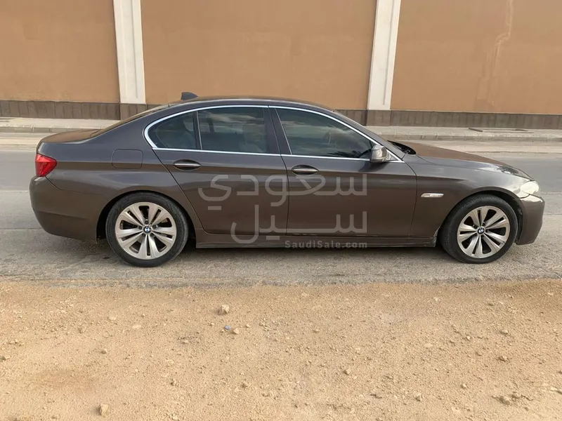 2012 بي ام دبليو الفئة الخامسة 520 أي