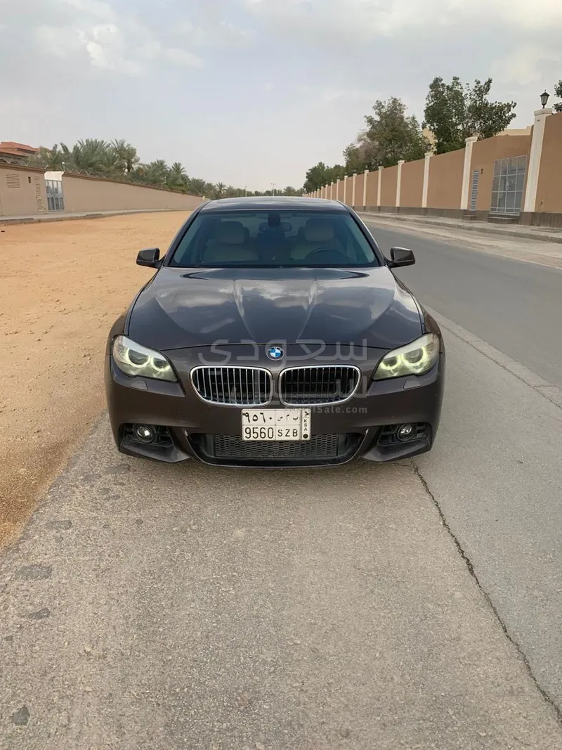 2012 بي ام دبليو الفئة الخامسة 520 أي