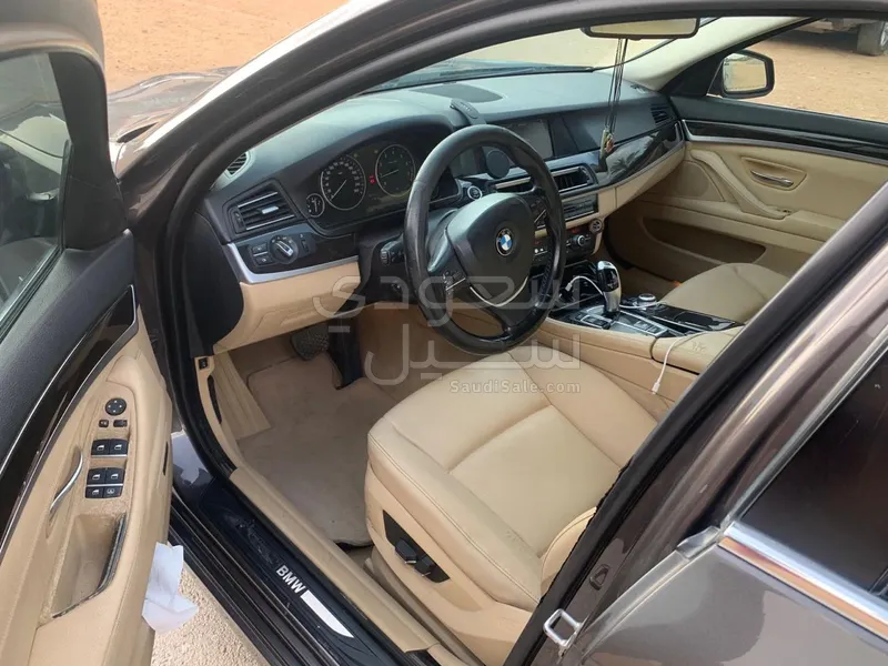 2012 بي ام دبليو الفئة الخامسة 520 أي