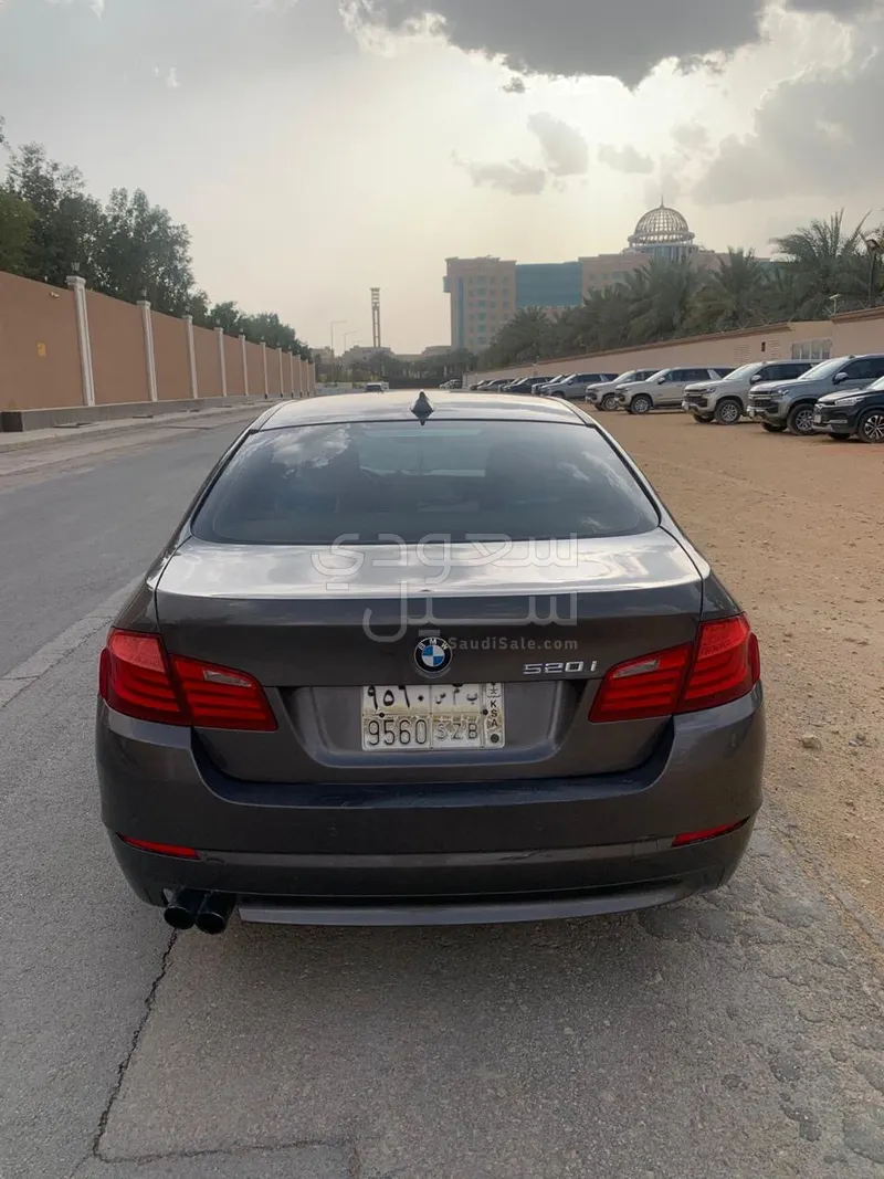 2012 بي ام دبليو الفئة الخامسة 520 أي