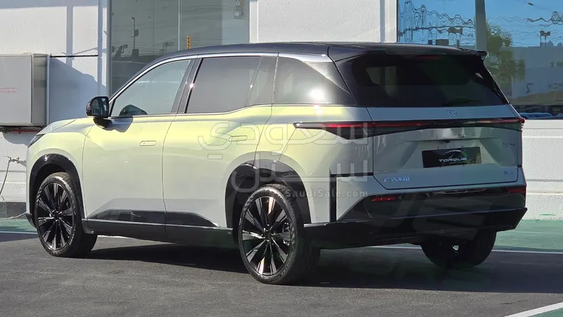 2025 تويوتا هايلاندر