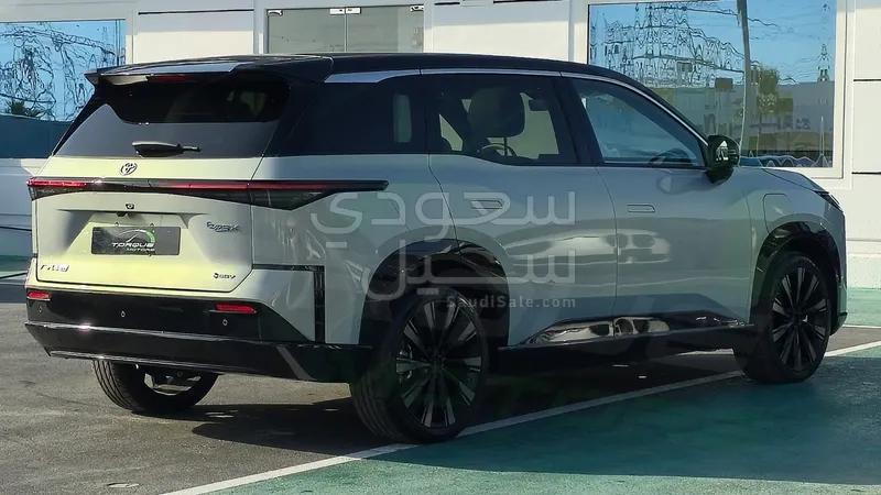 2025 تويوتا هايلاندر