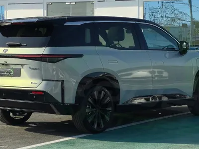 2025 تويوتا هايلاندر