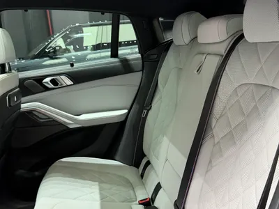 2025 بي ام دبليو الفئة اكس 6