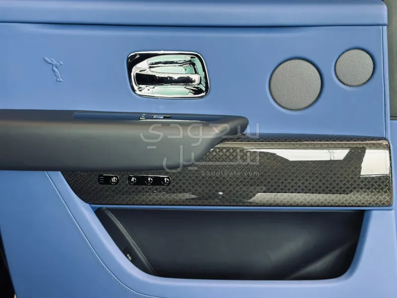 2023 رولز رويس كولينان بلاك بادج