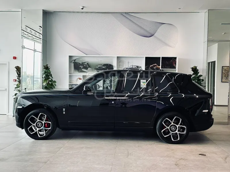 2023 رولز رويس كولينان بلاك بادج