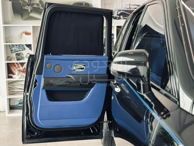 2023 رولز رويس كولينان بلاك بادج