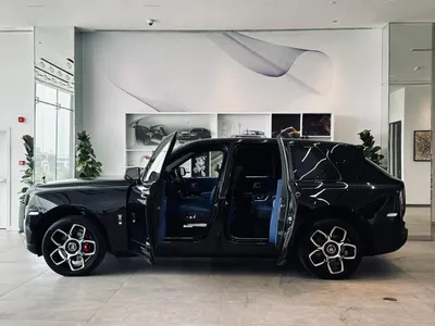 2023 رولز رويس كولينان بلاك بادج