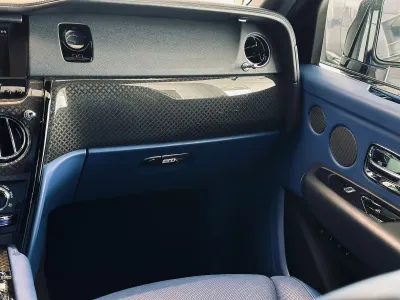 2023 رولز رويس كولينان بلاك بادج