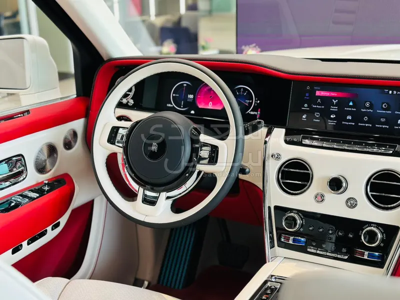 2025 رولز رويس كولينان سلفر بادج